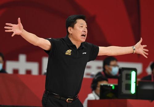 记者爆料李春江视频,揭秘篮球名帅的幕后故事  第2张